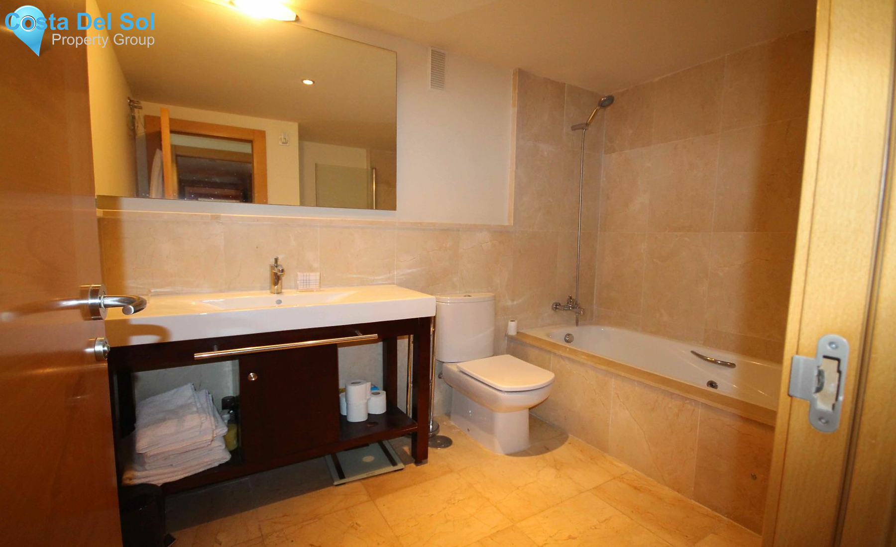 Middle Floor Apartment in Benahavís-1136975