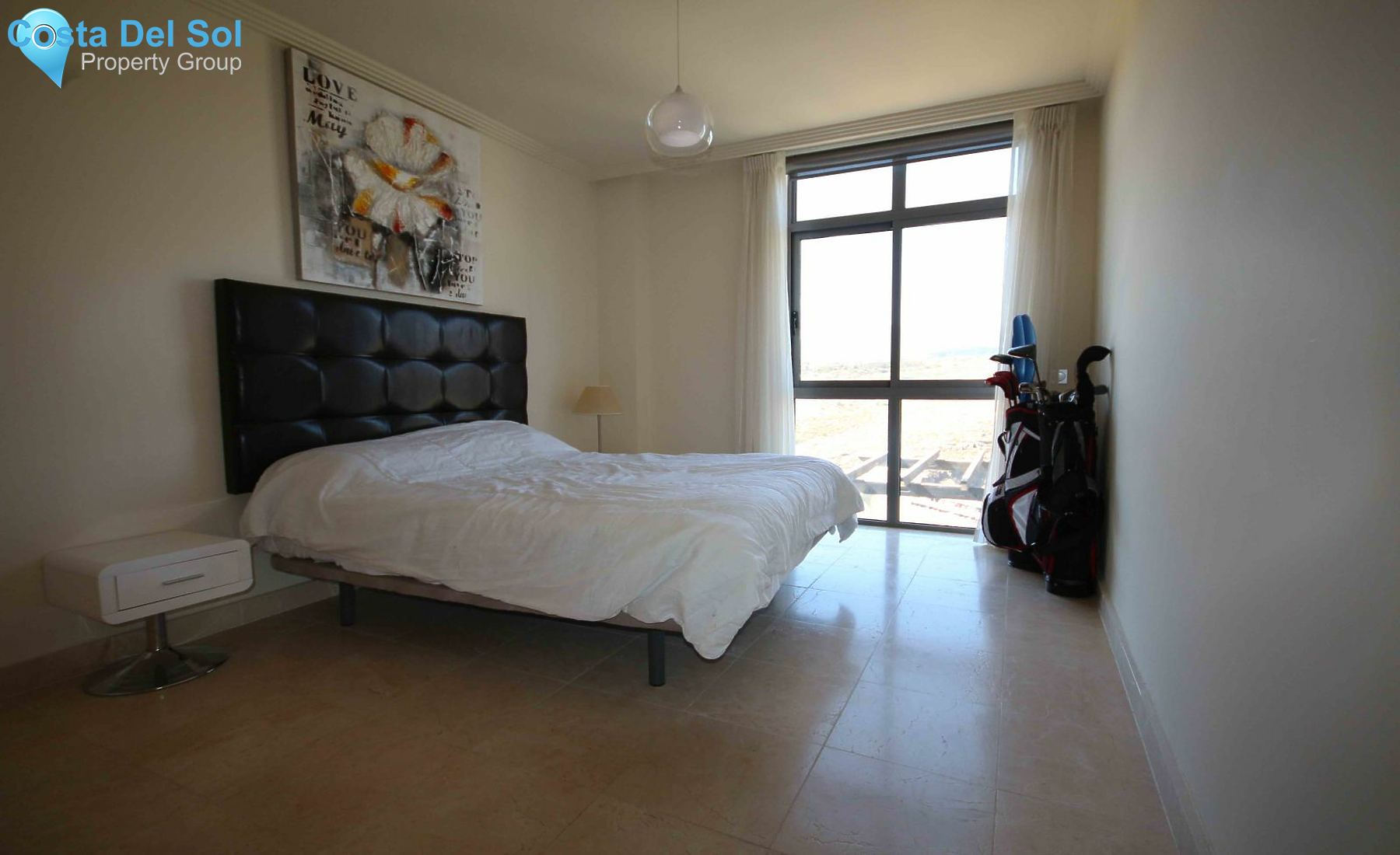 Middle Floor Apartment in Benahavís-1136976