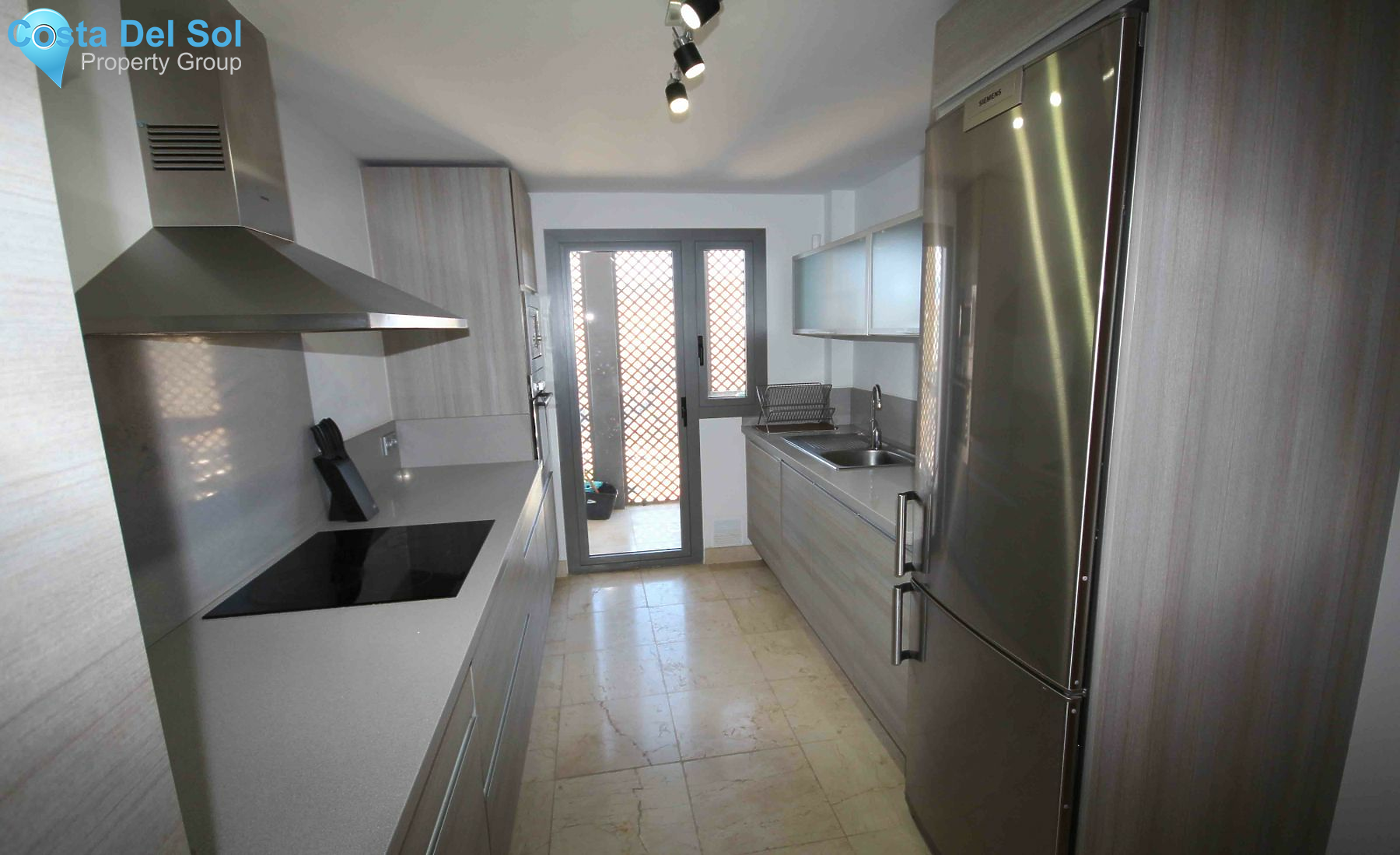 Middle Floor Apartment in Benahavís-1136980