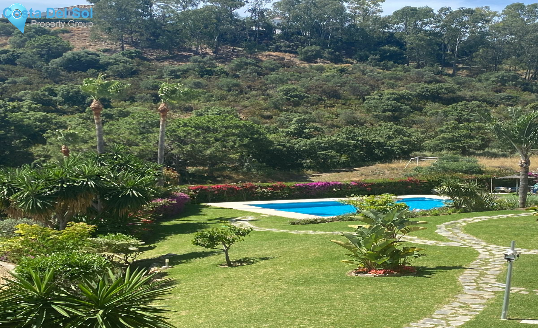 Middle Floor Apartment in Benahavís-1142583