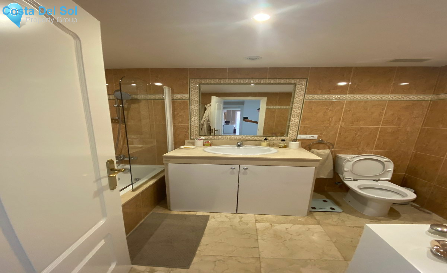 Middle Floor Apartment in Benahavís-1142578