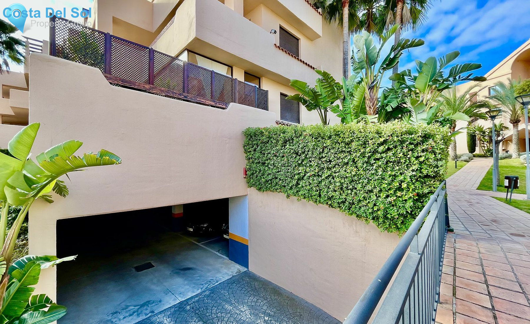 Middle Floor Apartment in Benahavís-1149904
