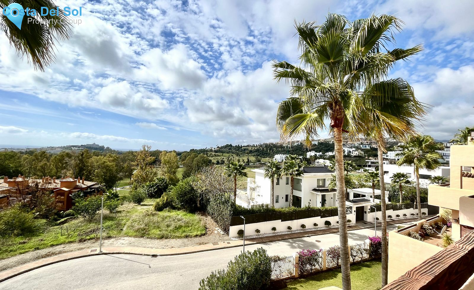 Middle Floor Apartment in Benahavís-1149888