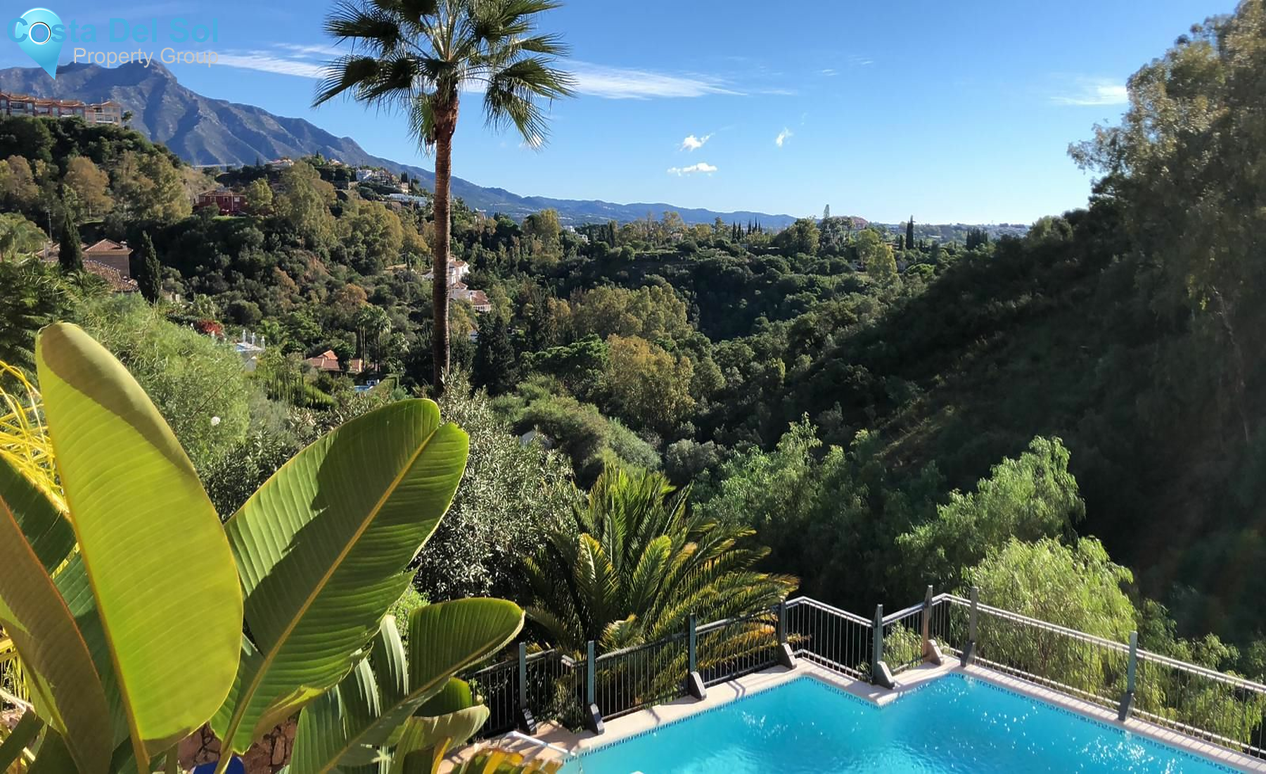 Middle Floor Apartment in Benahavís-1154436
