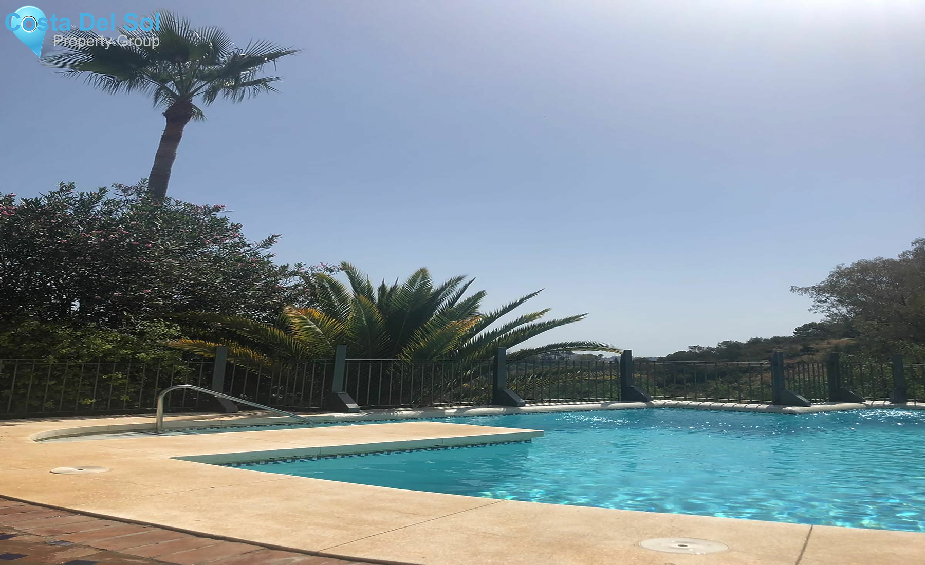 Middle Floor Apartment in Benahavís-1154439
