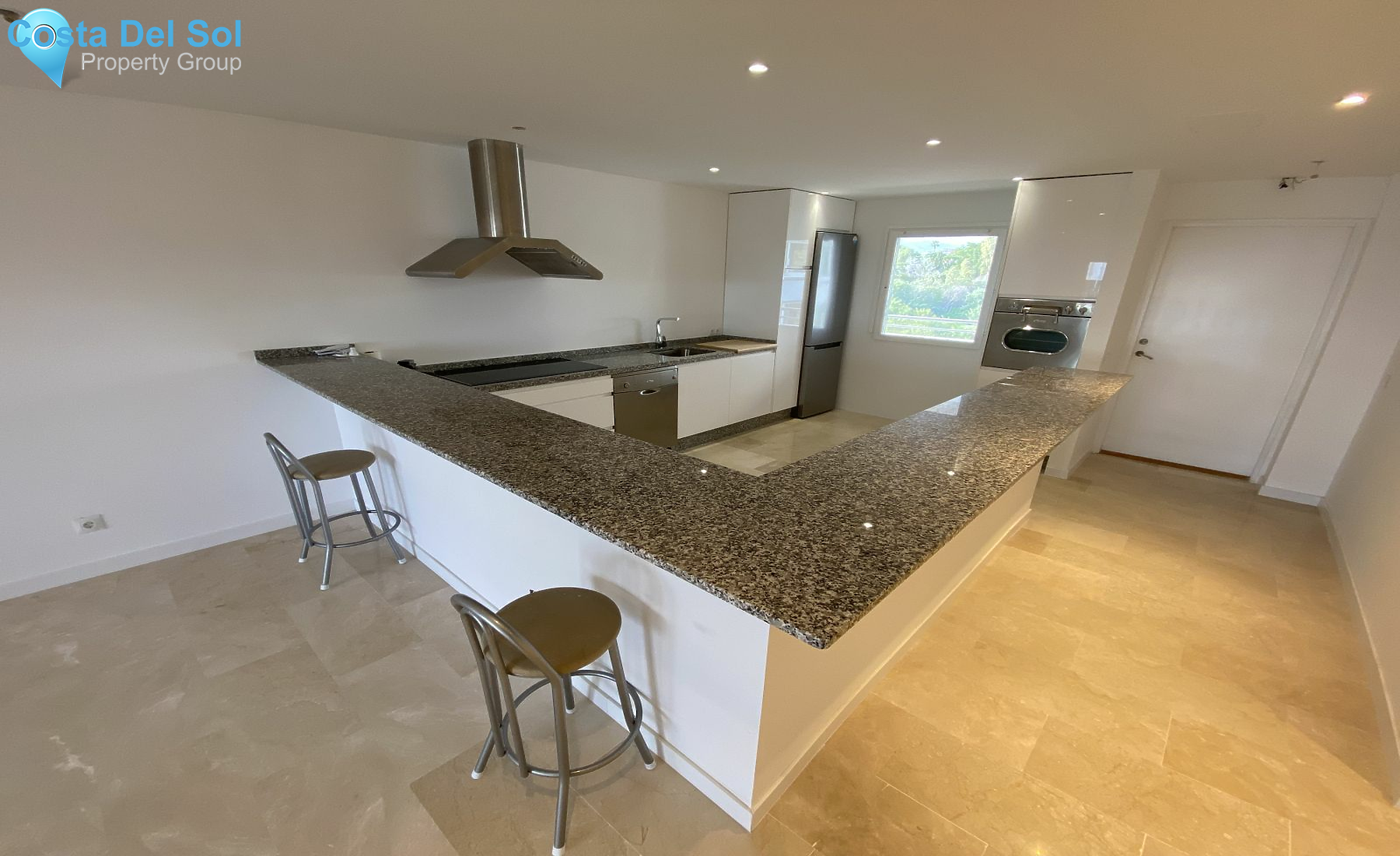 Middle Floor Apartment in Benahavís-1163444