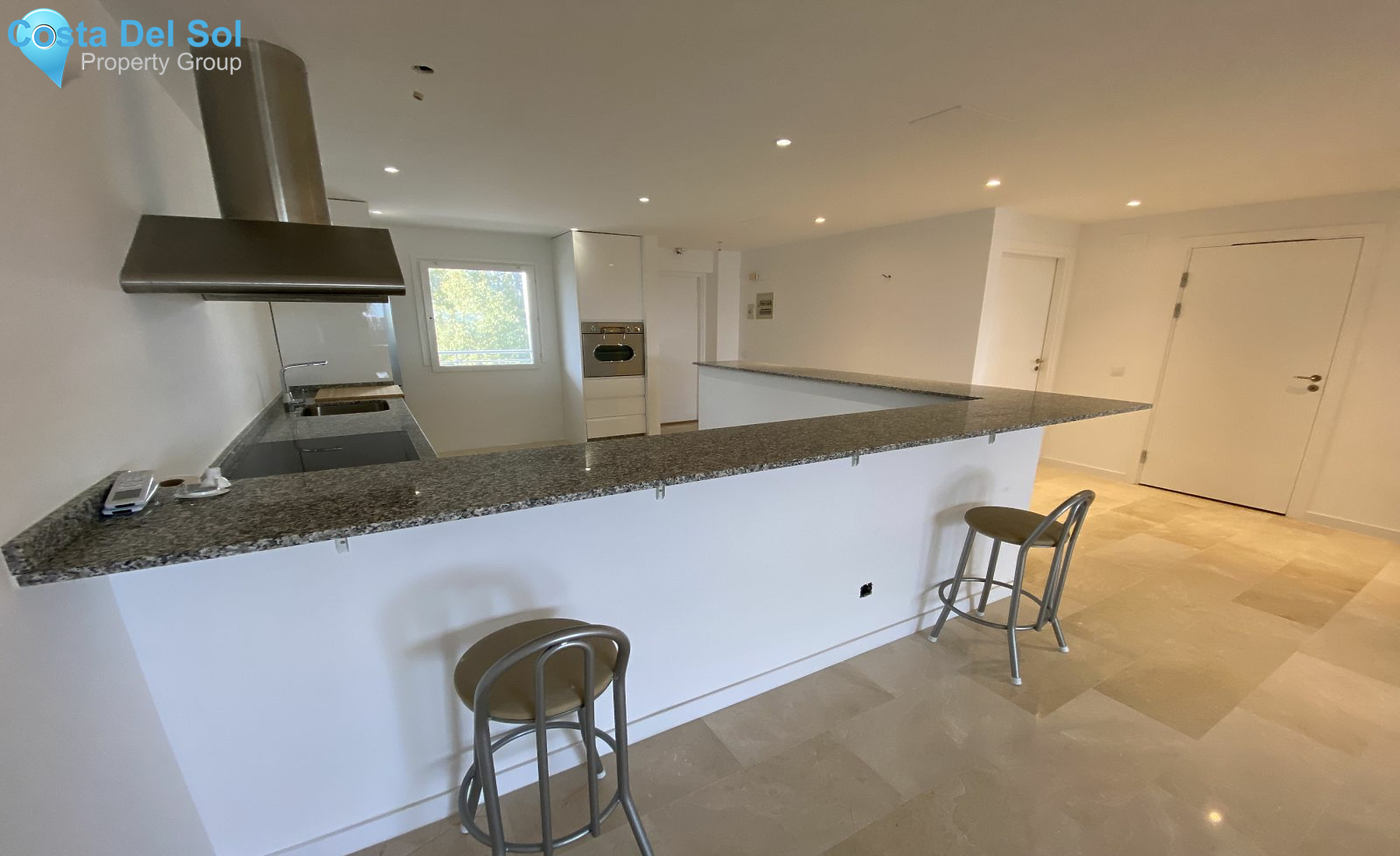 Middle Floor Apartment in Benahavís-1163445