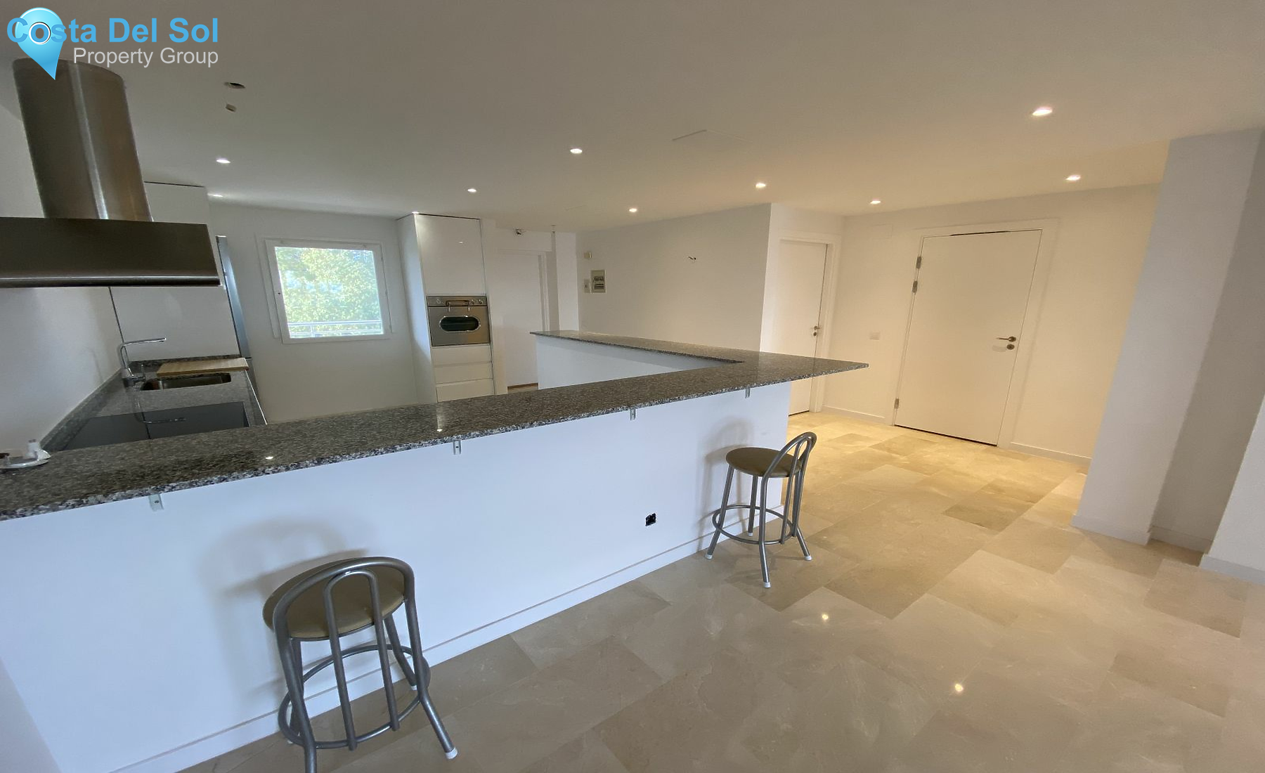 Middle Floor Apartment in Benahavís-1163447