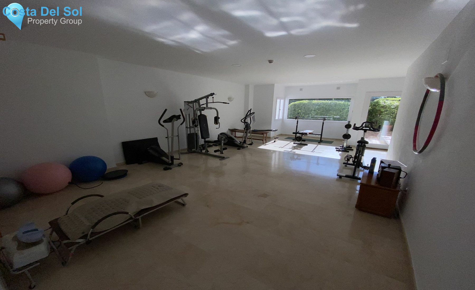 Middle Floor Apartment in Benahavís-1163450