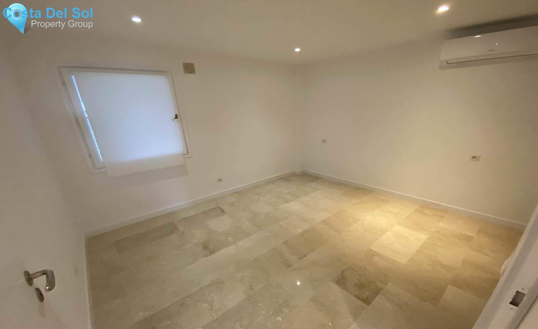 Middle Floor Apartment in Benahavís-1163437