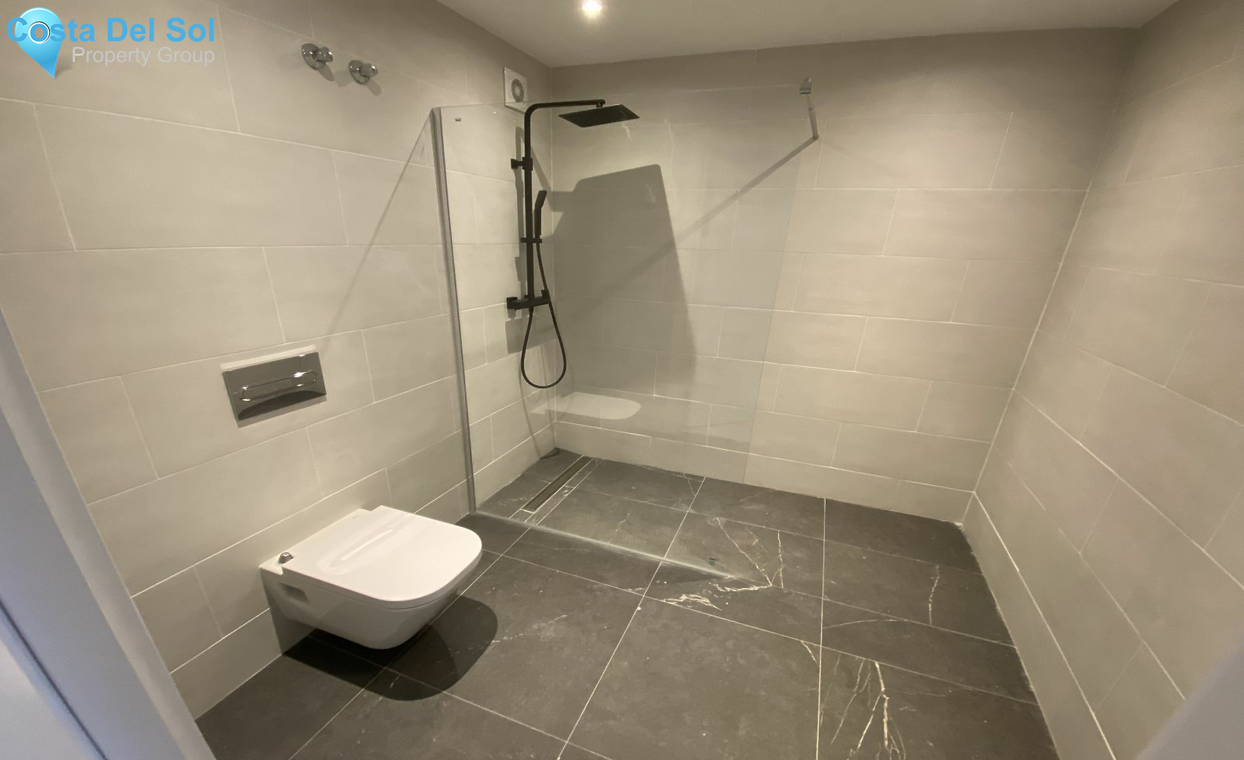 Middle Floor Apartment in Benahavís-1163439