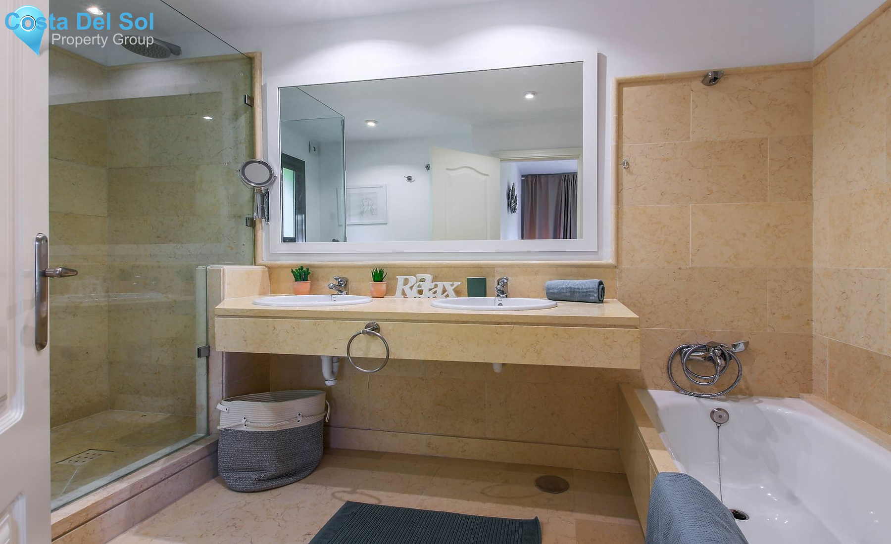 Middle Floor Apartment in Benahavís-1168649