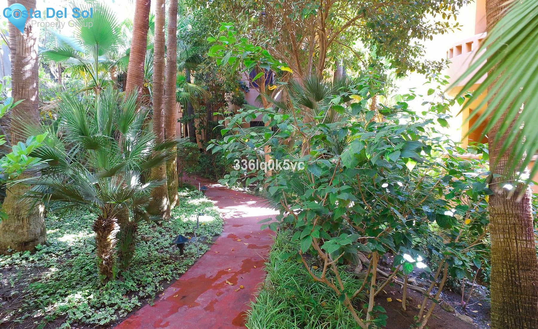 Middle Floor Apartment in Benahavís-1178850
