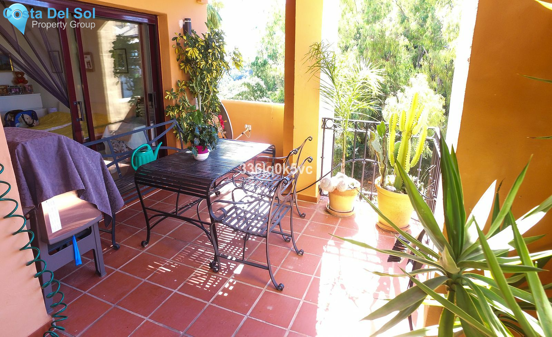 Middle Floor Apartment in Benahavís-1178837