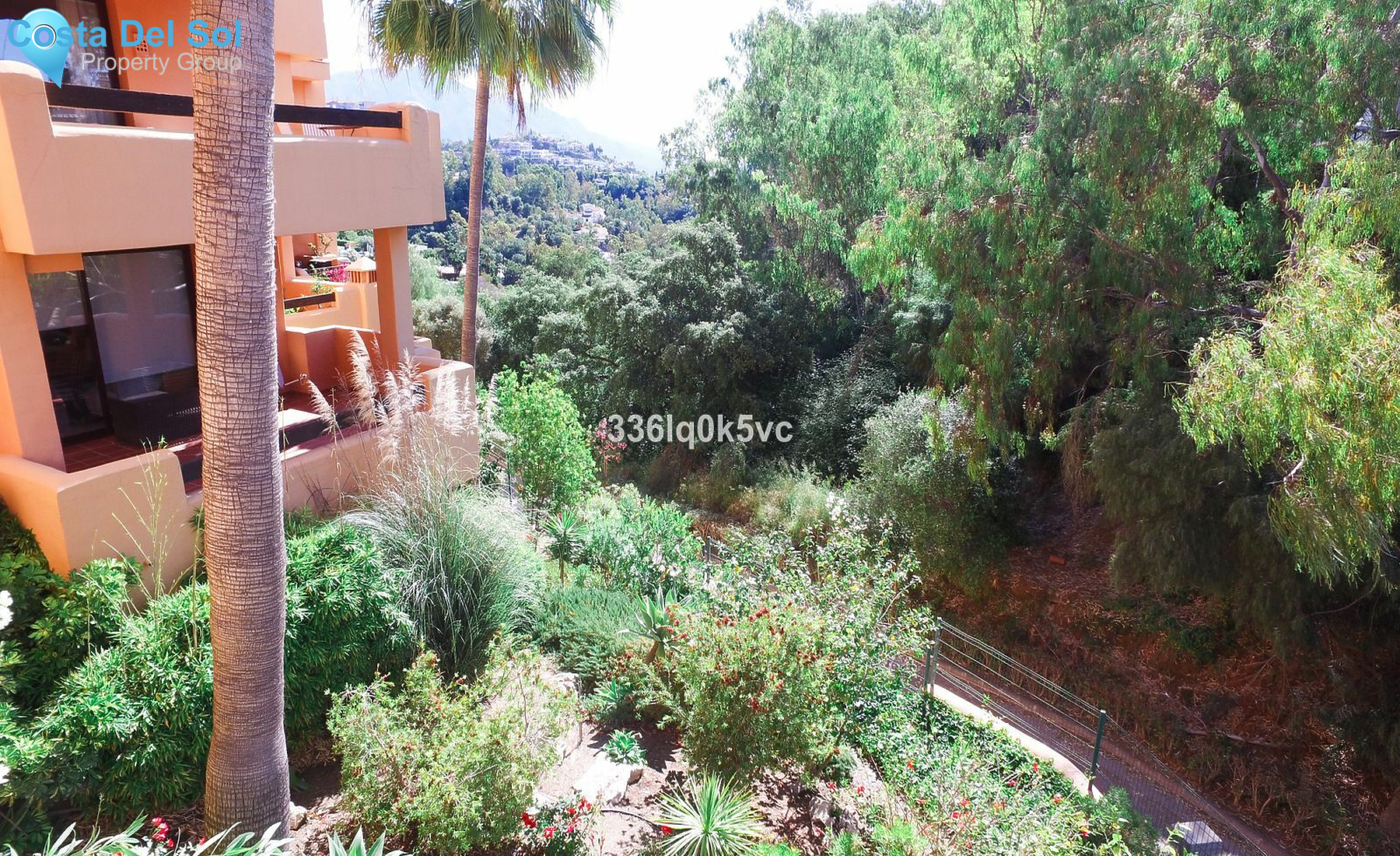Middle Floor Apartment in Benahavís-1178838