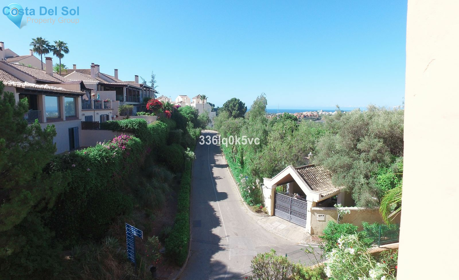 Middle Floor Apartment in Benahavís-1178839