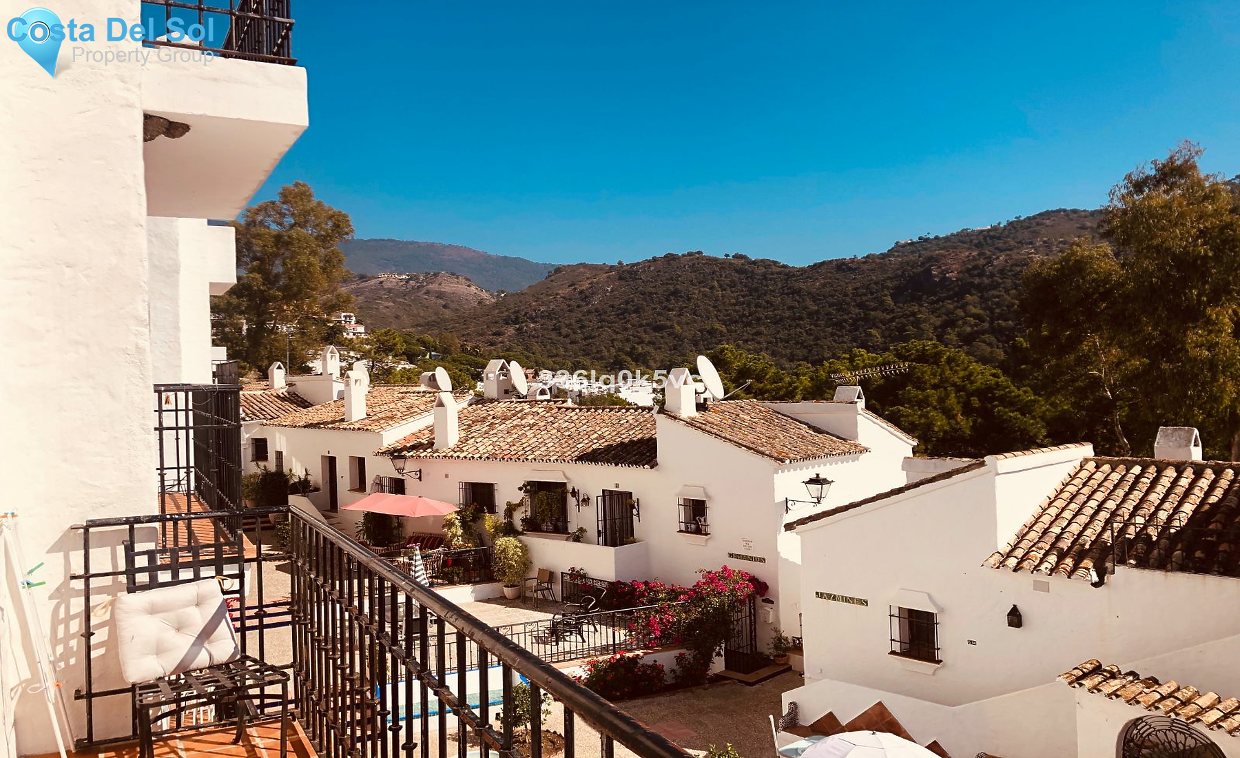 Middle Floor Apartment in Benahavís-1183379