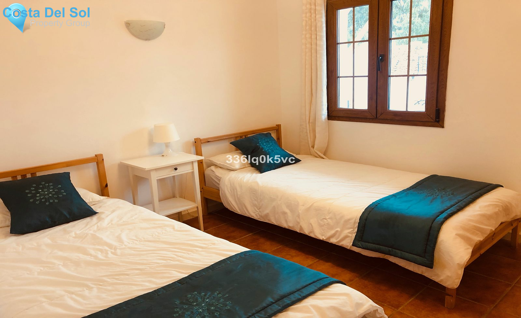 Middle Floor Apartment in Benahavís-1183368
