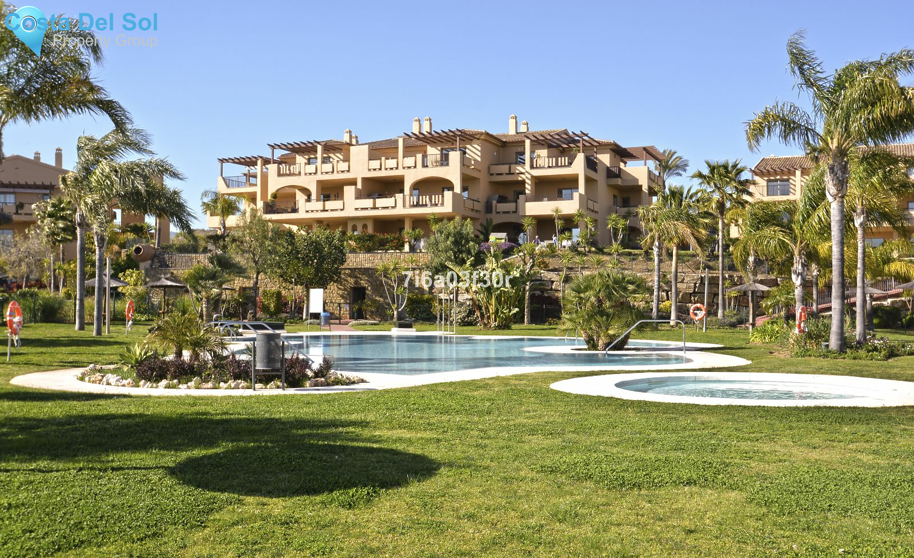 Middle Floor Apartment in Benahavís-1194062