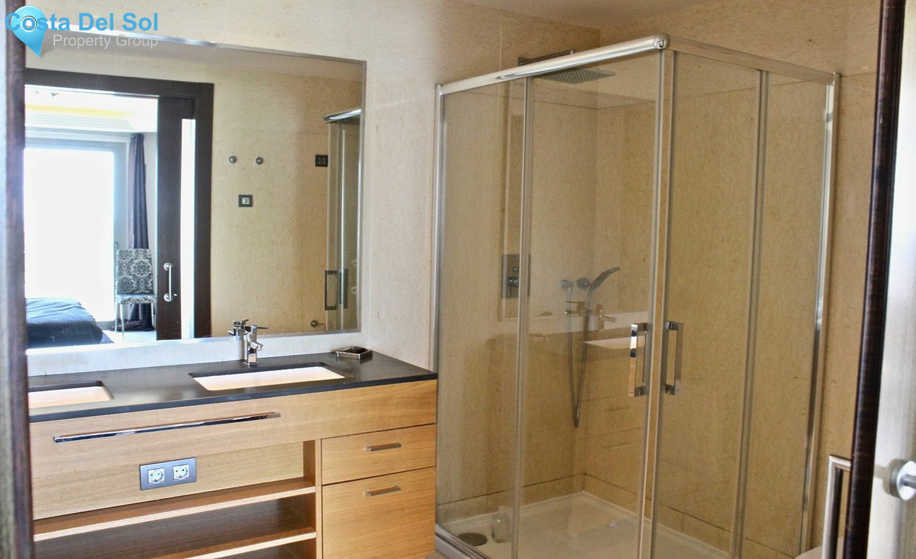 Middle Floor Apartment in Benahavís-1198478
