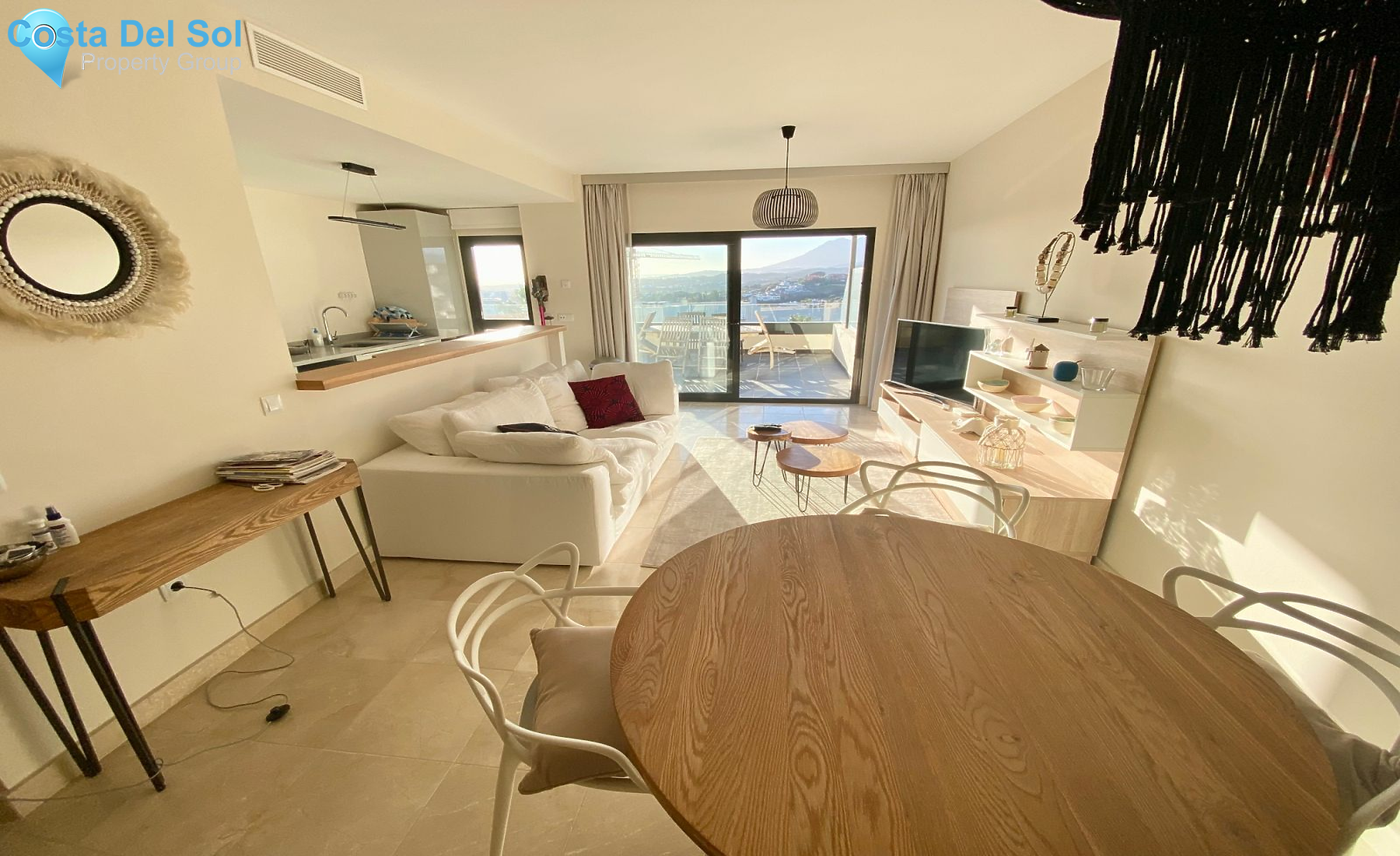 Middle Floor Apartment in Benahavís-1200214