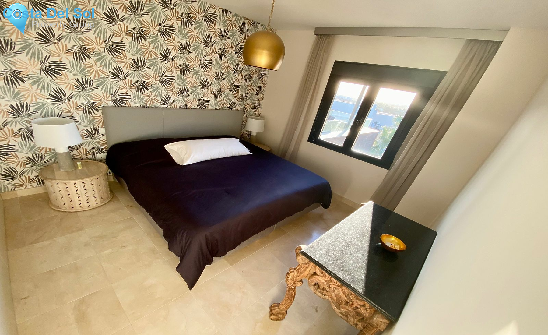 Middle Floor Apartment in Benahavís-1200218