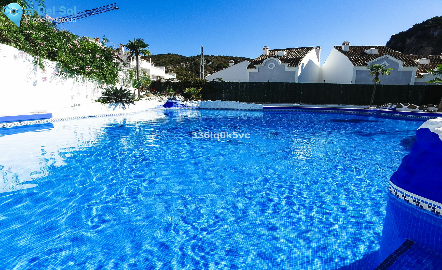 Middle Floor Apartment in Benahavís-1201724