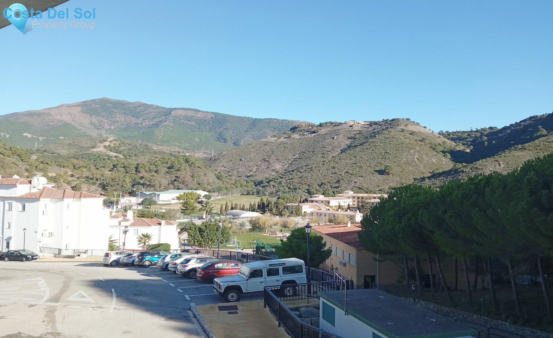 Middle Floor Apartment in Benahavís-1393642