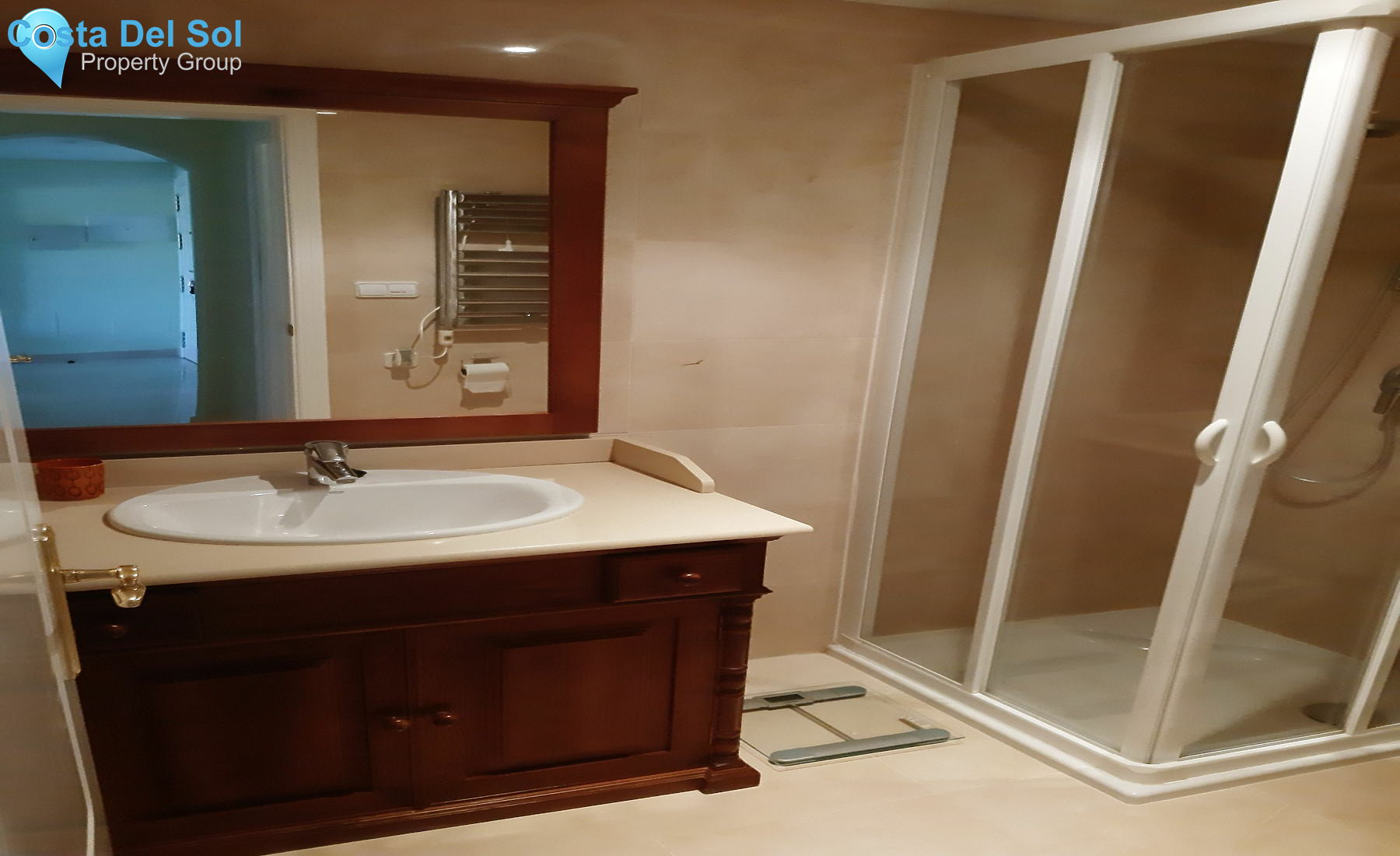 Middle Floor Apartment in Benahavís-1394453