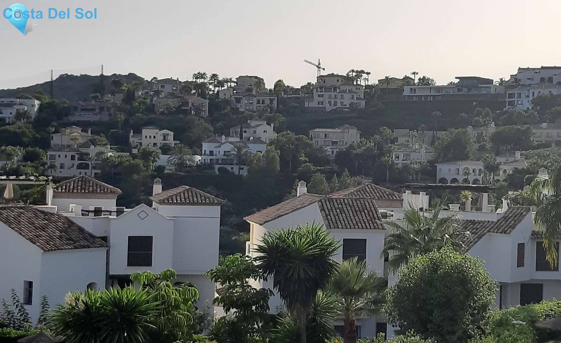 Middle Floor Apartment in Benahavís-1394444