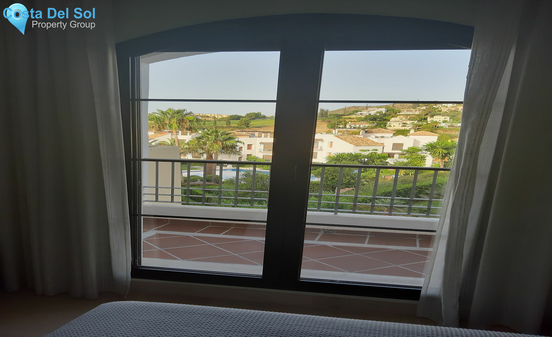 Middle Floor Apartment in Benahavís-1394449