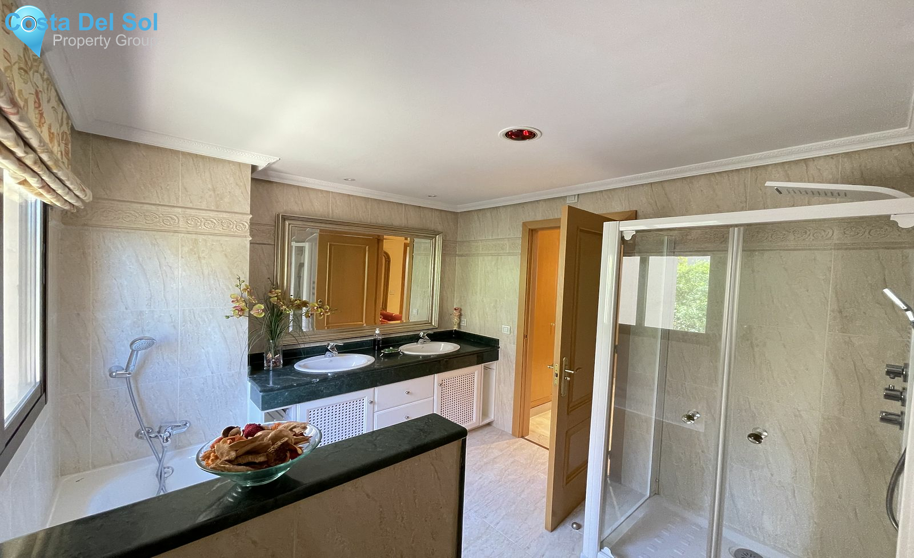 Middle Floor Apartment in Benahavís-1419239