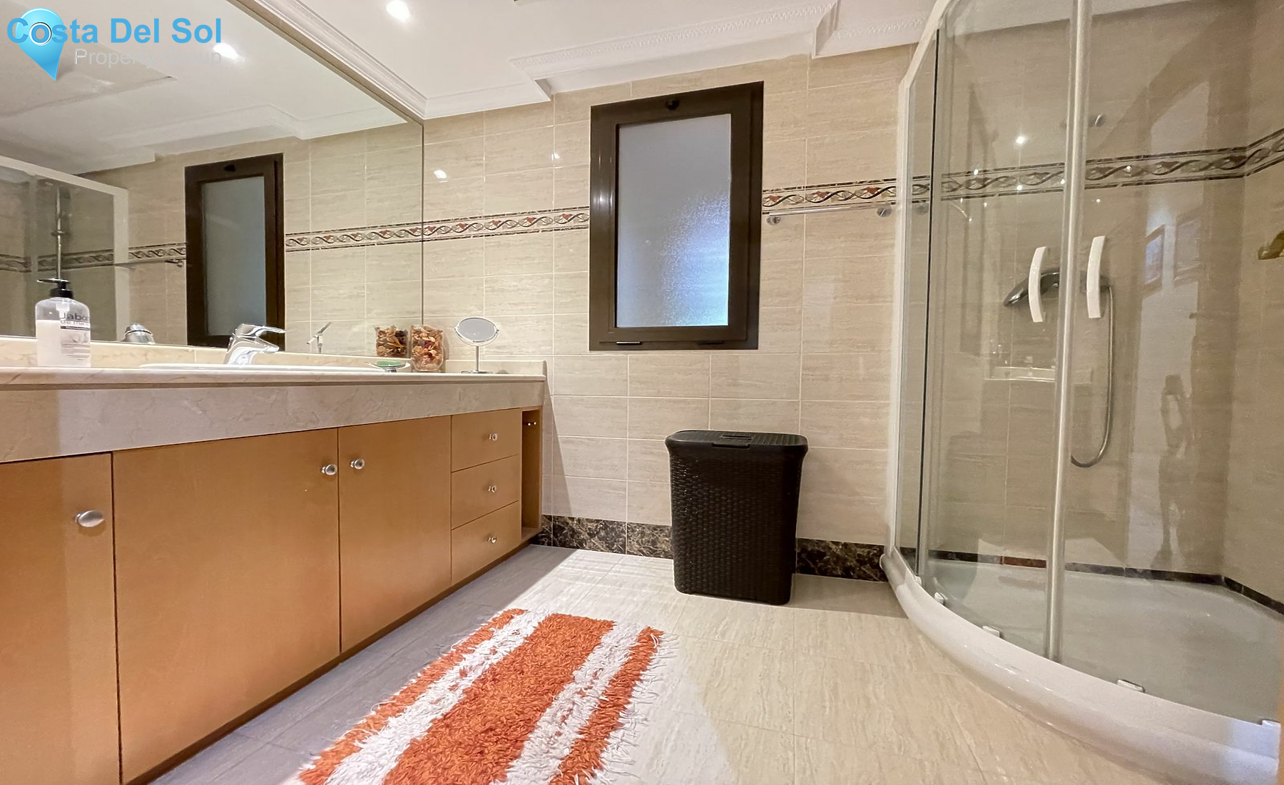 Middle Floor Apartment in Benahavís-1419241