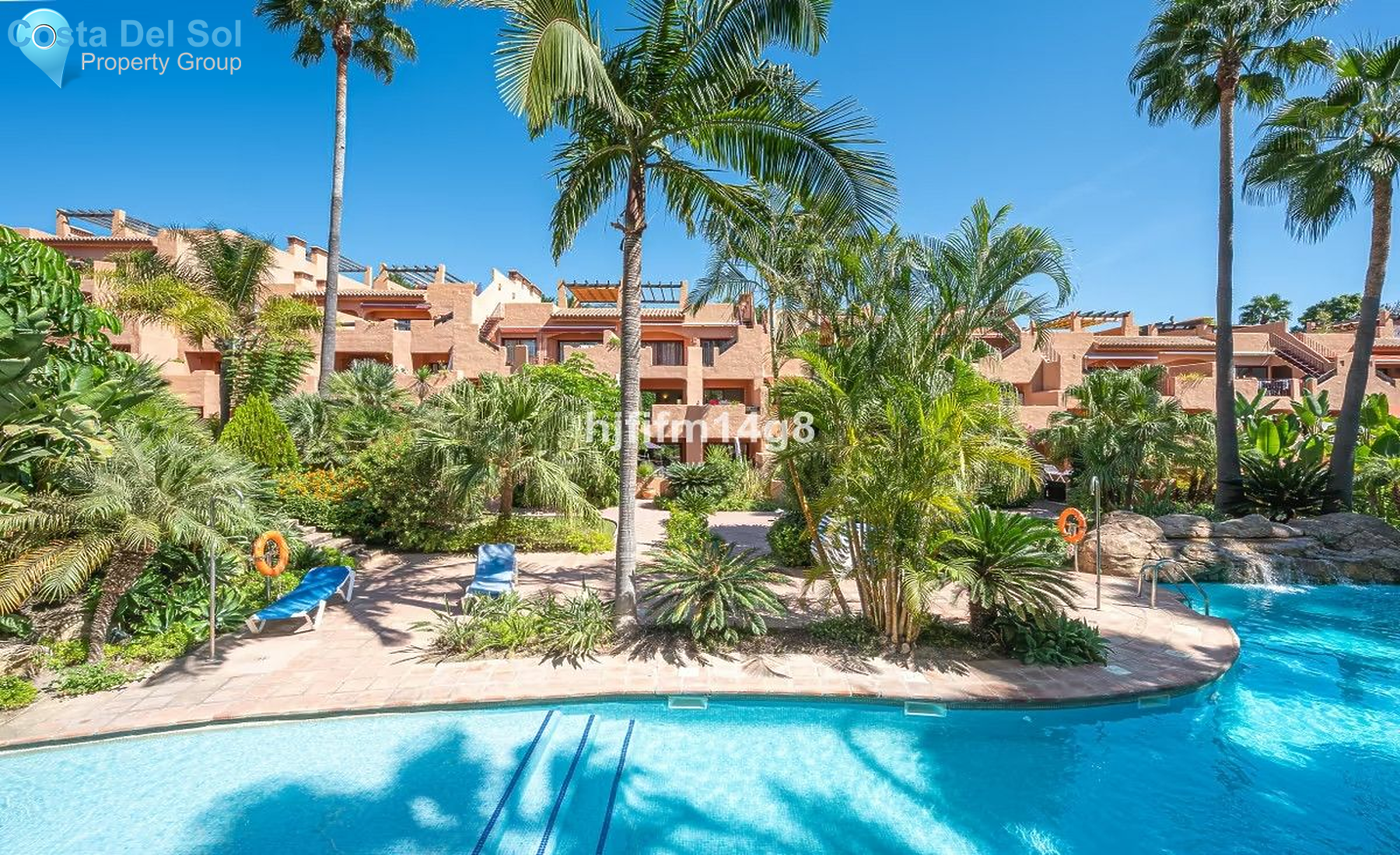 Middle Floor Apartment in Benahavís-1468719