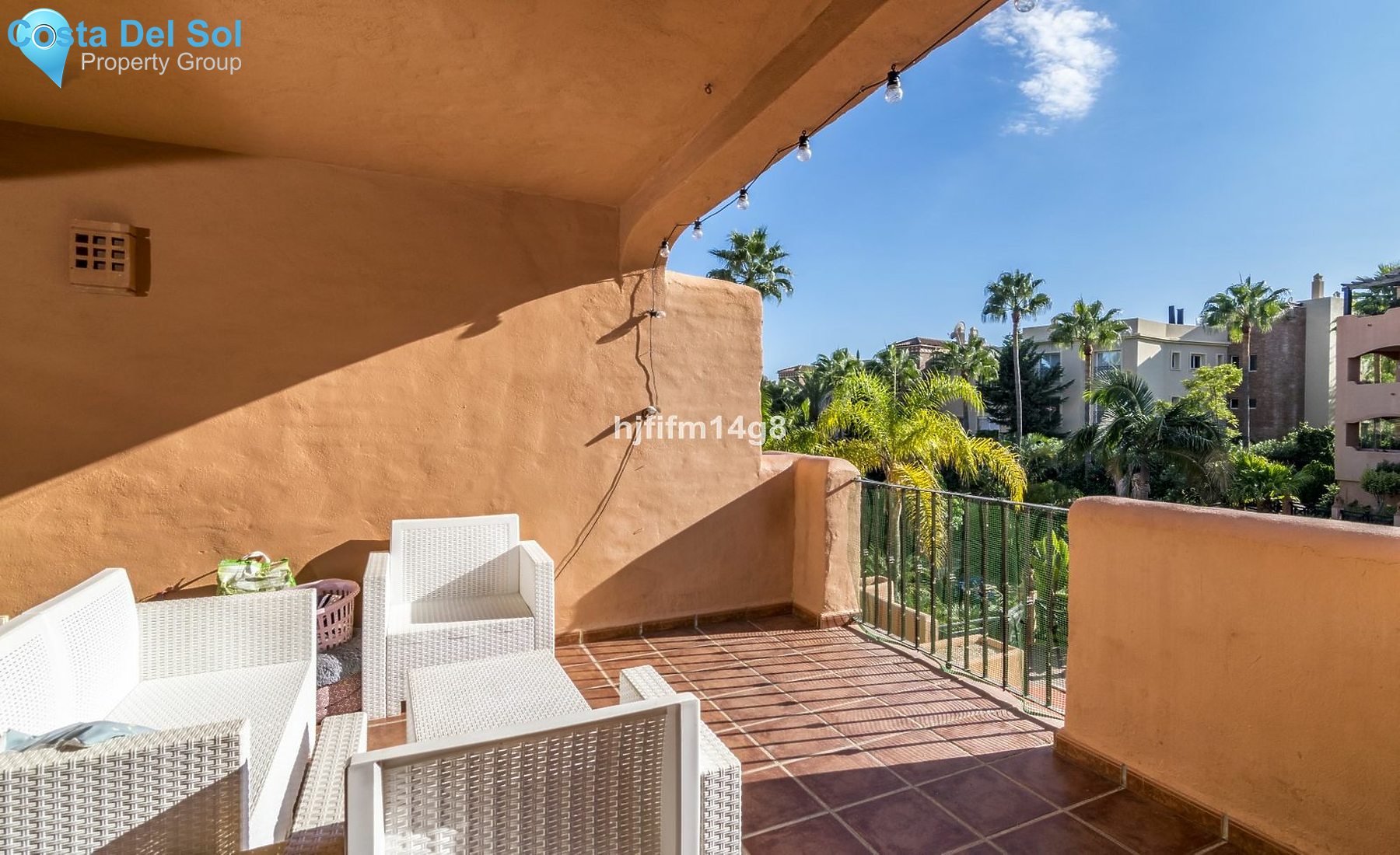 Middle Floor Apartment in Benahavís-1468706
