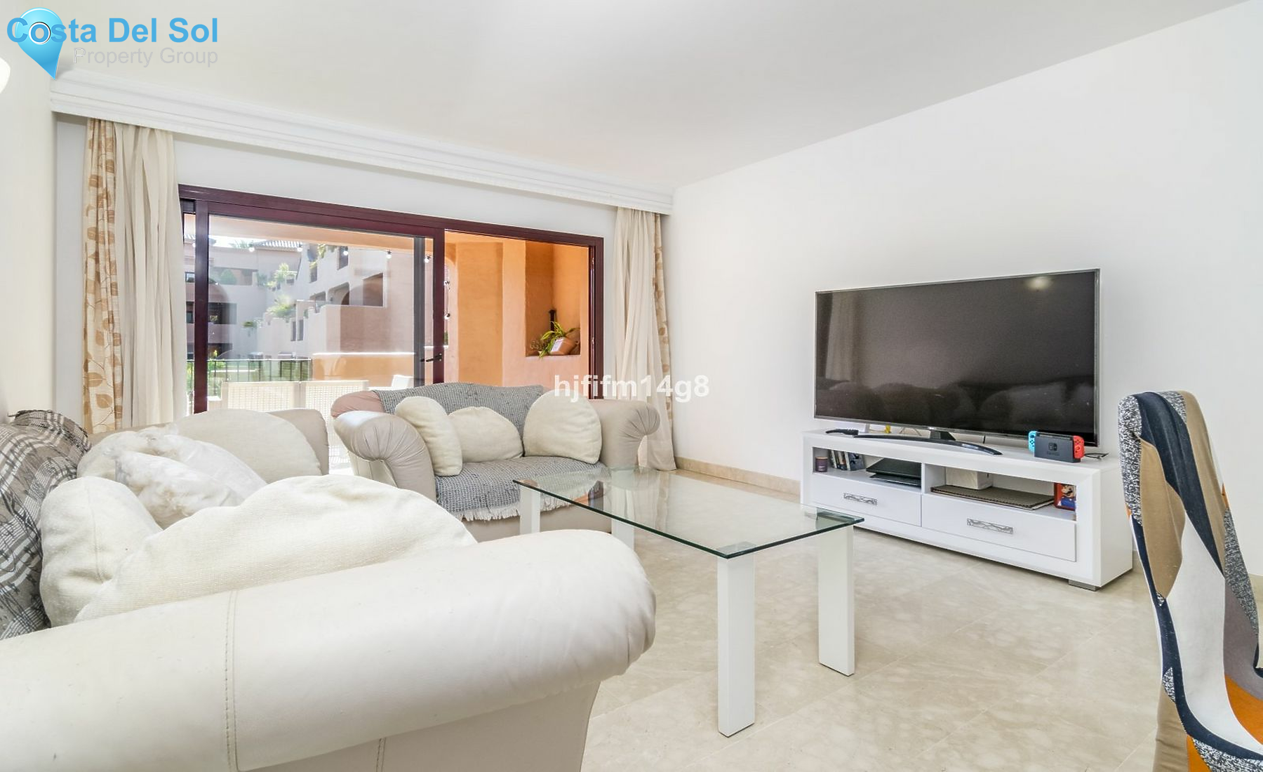 Middle Floor Apartment in Benahavís-1468708