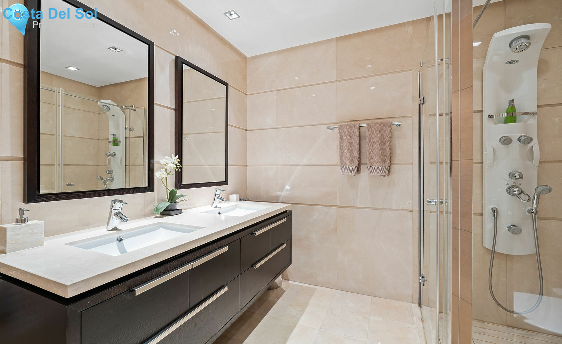 Middle Floor Apartment in Benahavís-1471920