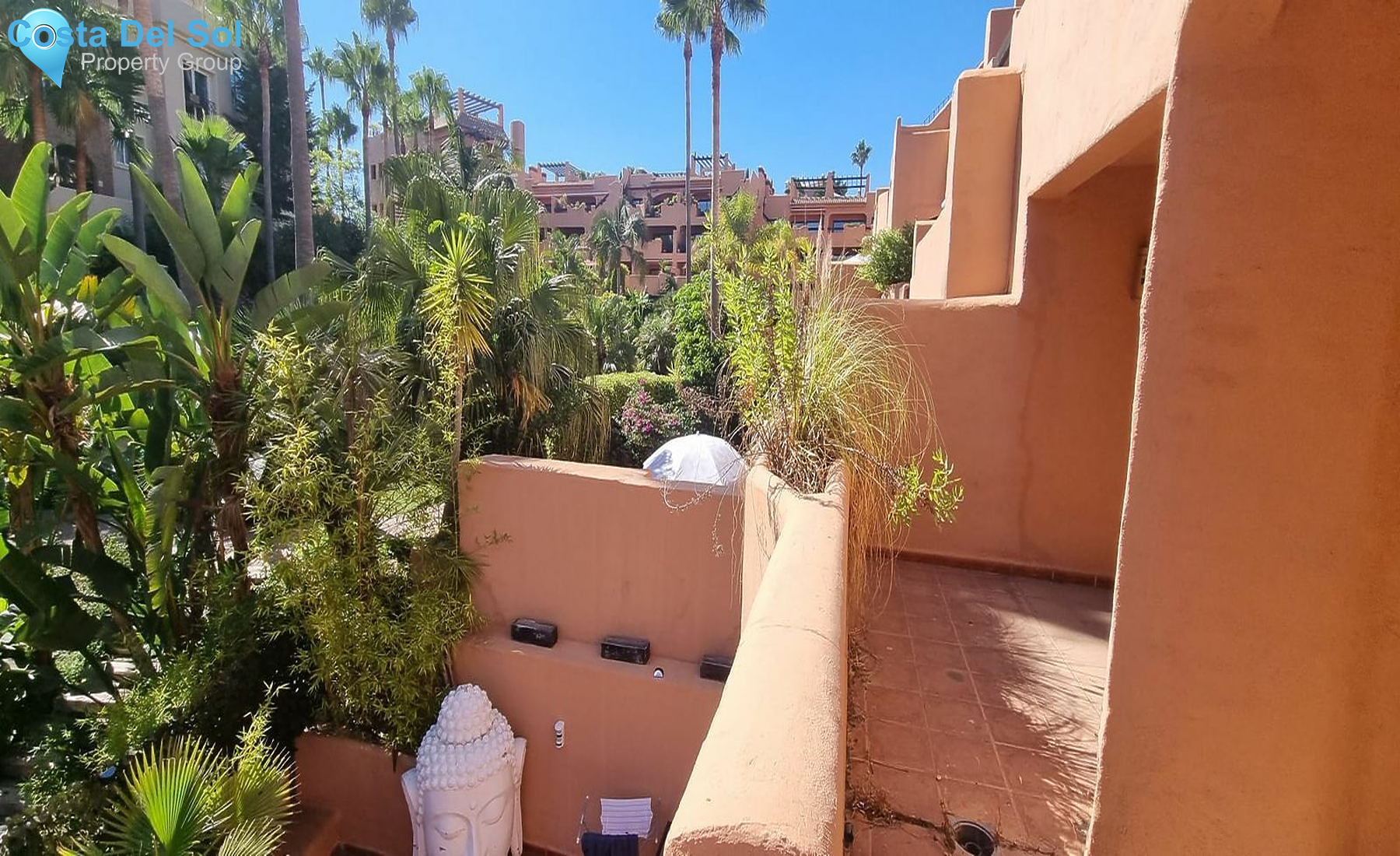 Middle Floor Apartment in Benahavís-1547397
