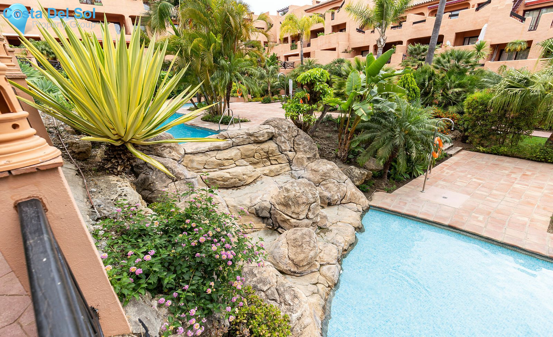 Middle Floor Apartment in Benahavís-1547388