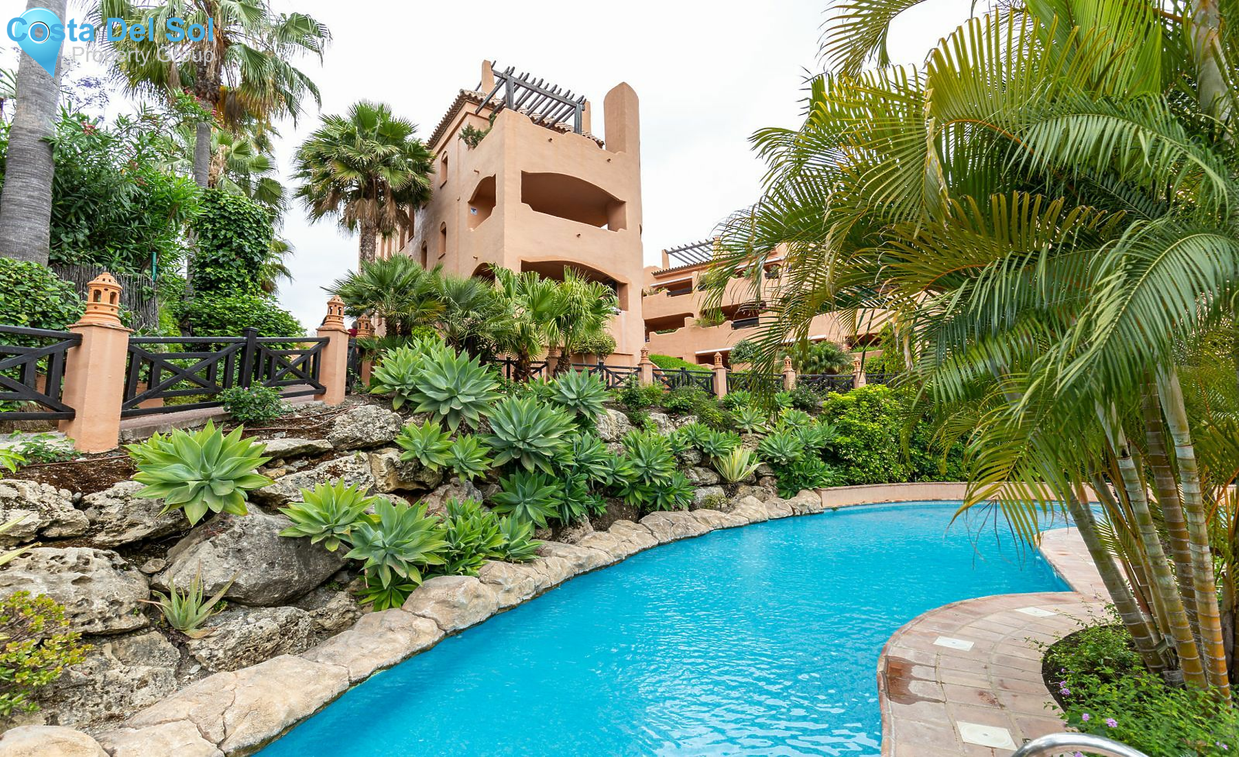 Middle Floor Apartment in Benahavís-1547389