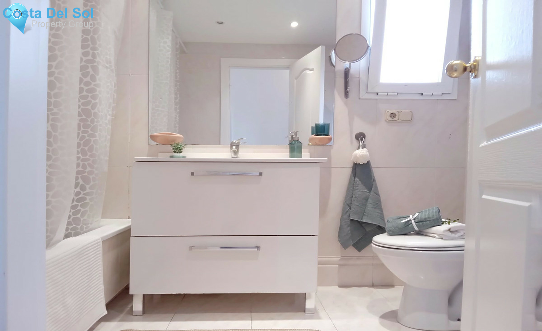Middle Floor Apartment in Benalmadena Costa-1325273