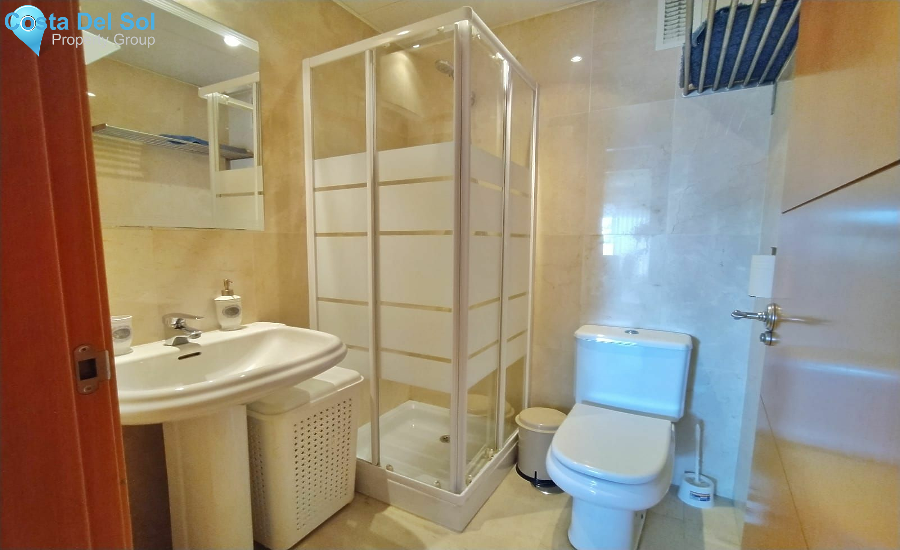 Middle Floor Apartment in Benalmadena Costa-1470243