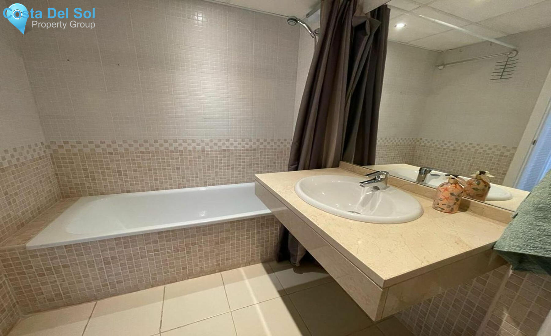 Middle Floor Apartment in Benalmadena Costa-1532394