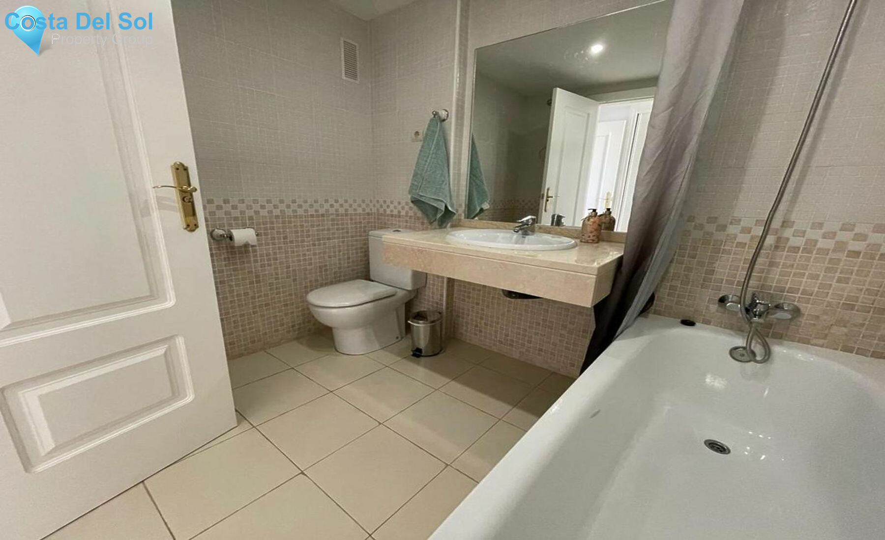 Middle Floor Apartment in Benalmadena Costa-1532381