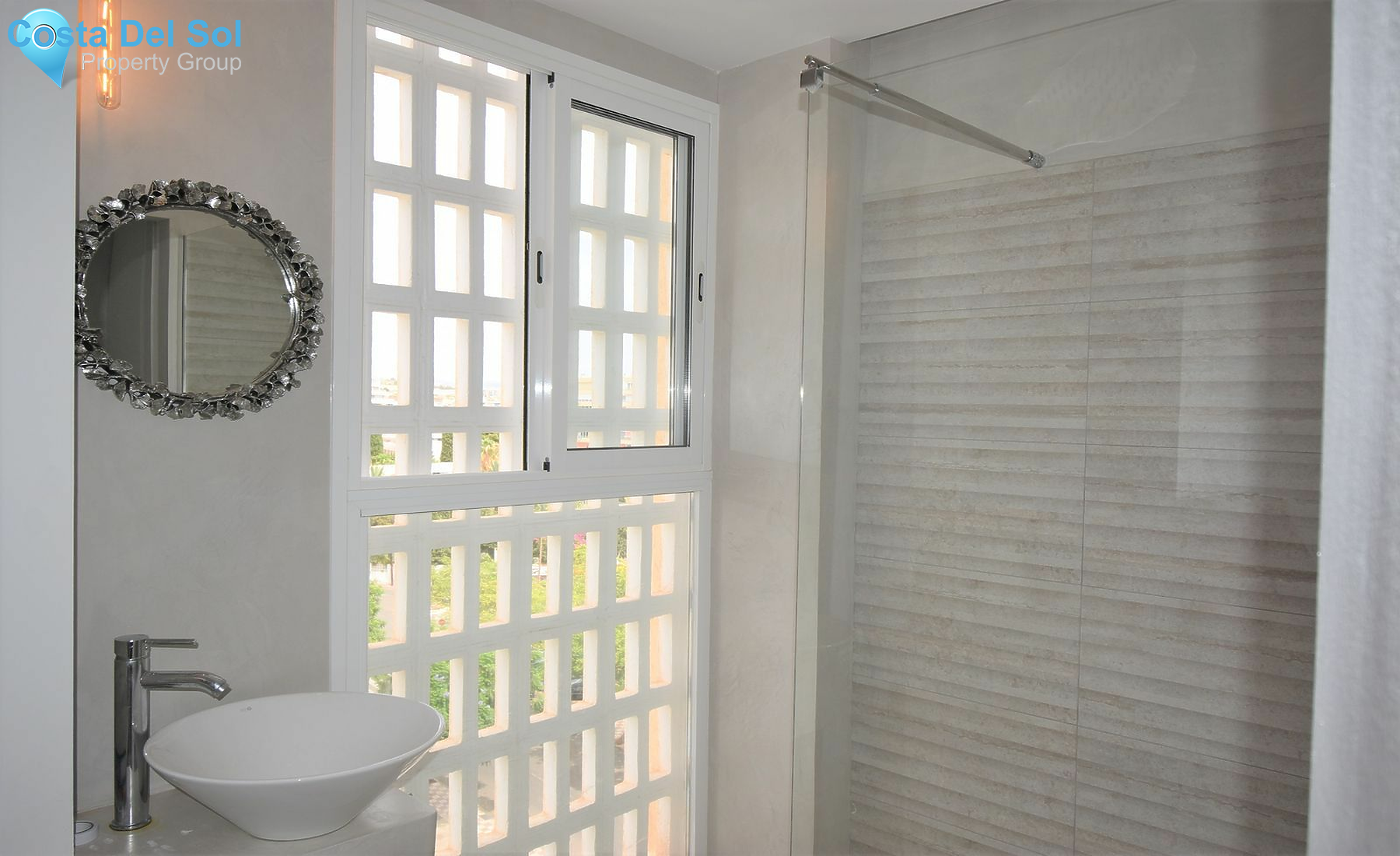 Middle Floor Apartment in Benalmadena Costa-1549557