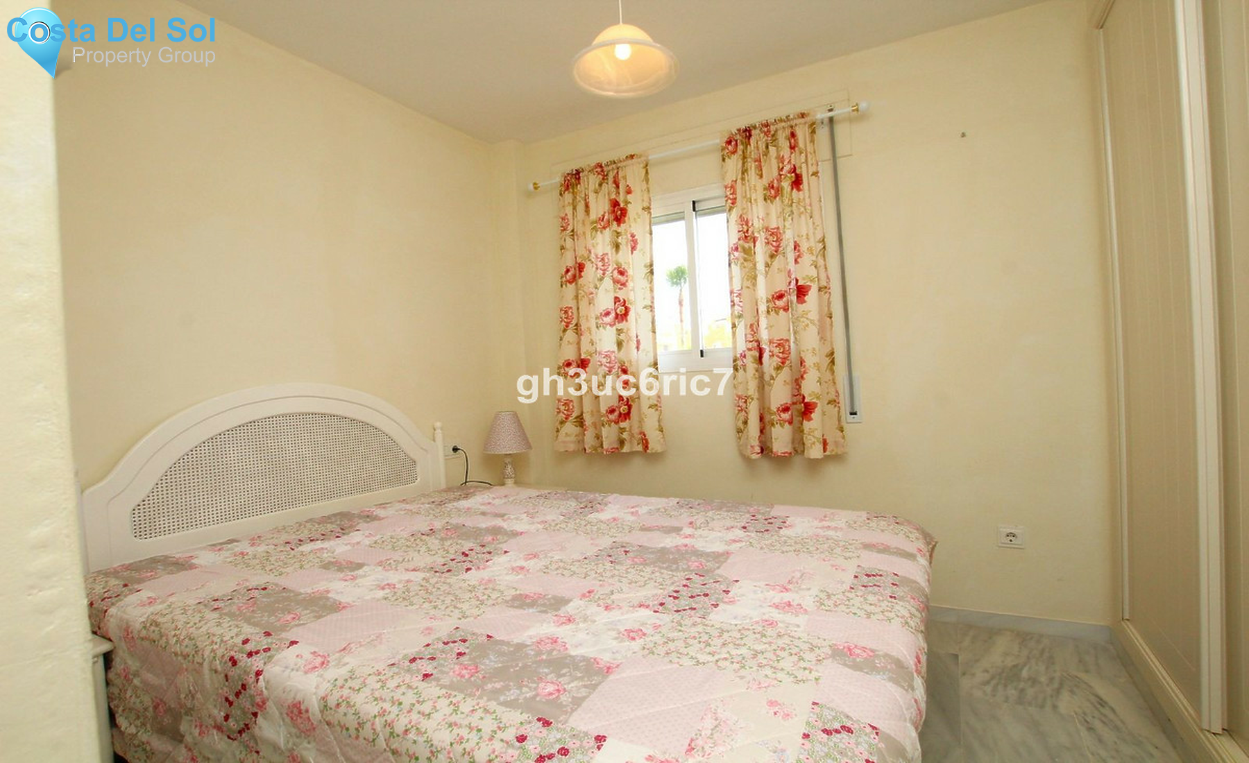 Middle Floor Apartment in Calahonda-1234754