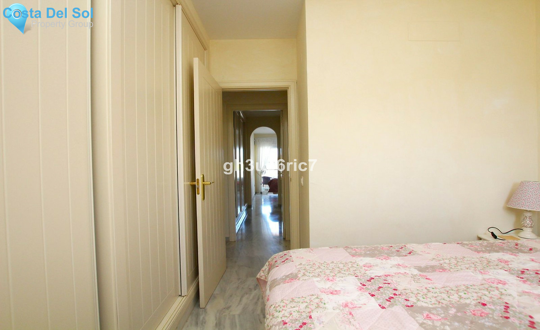 Middle Floor Apartment in Calahonda-1234755