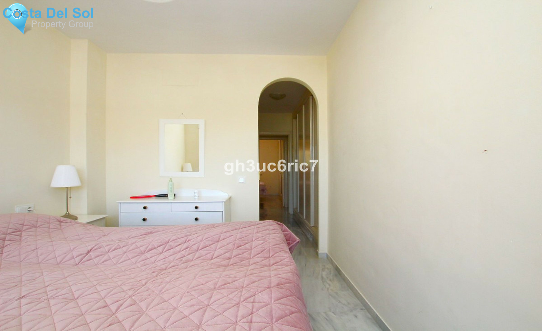 Middle Floor Apartment in Calahonda-1234750