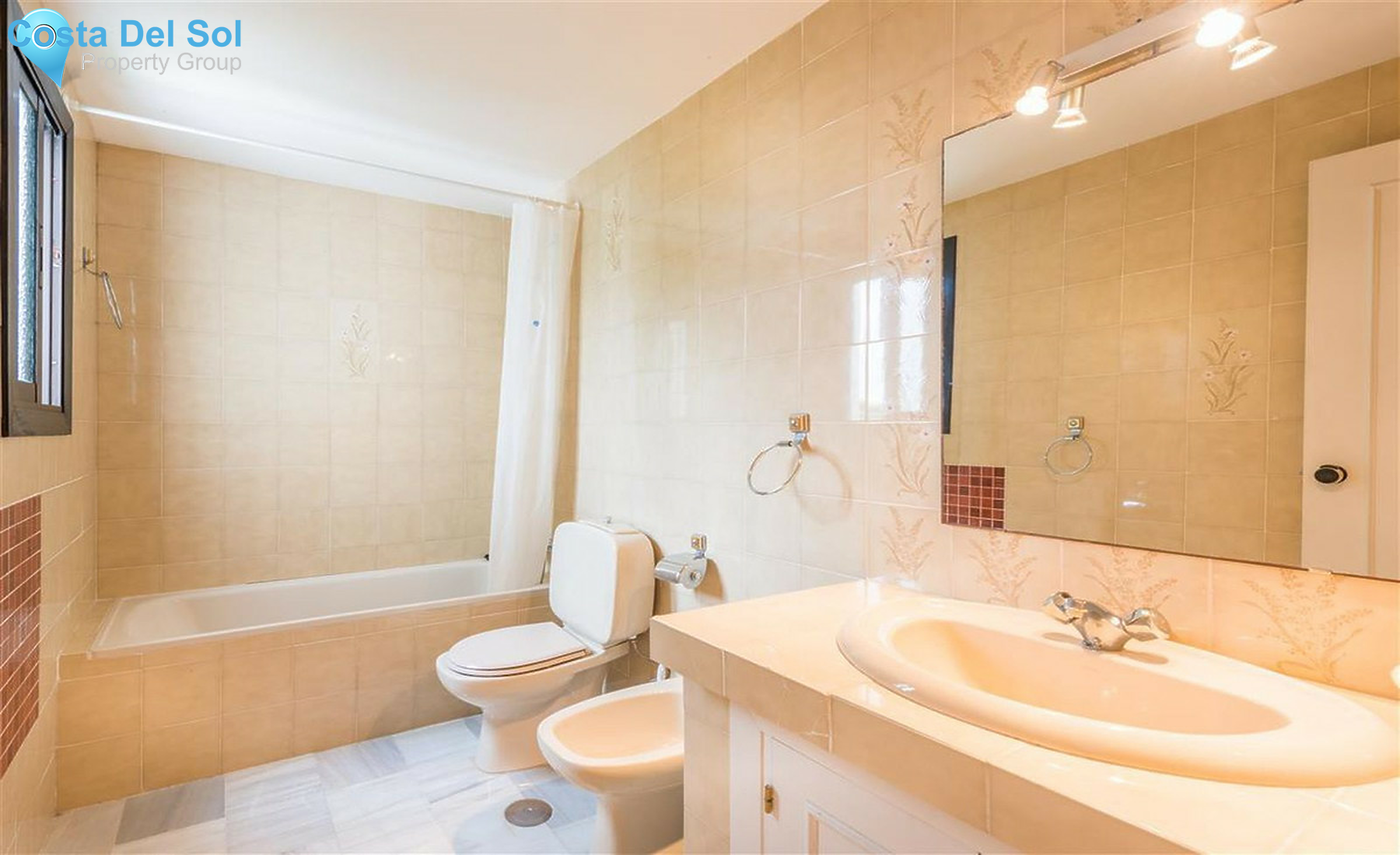 Middle Floor Apartment in Calahonda-1236955