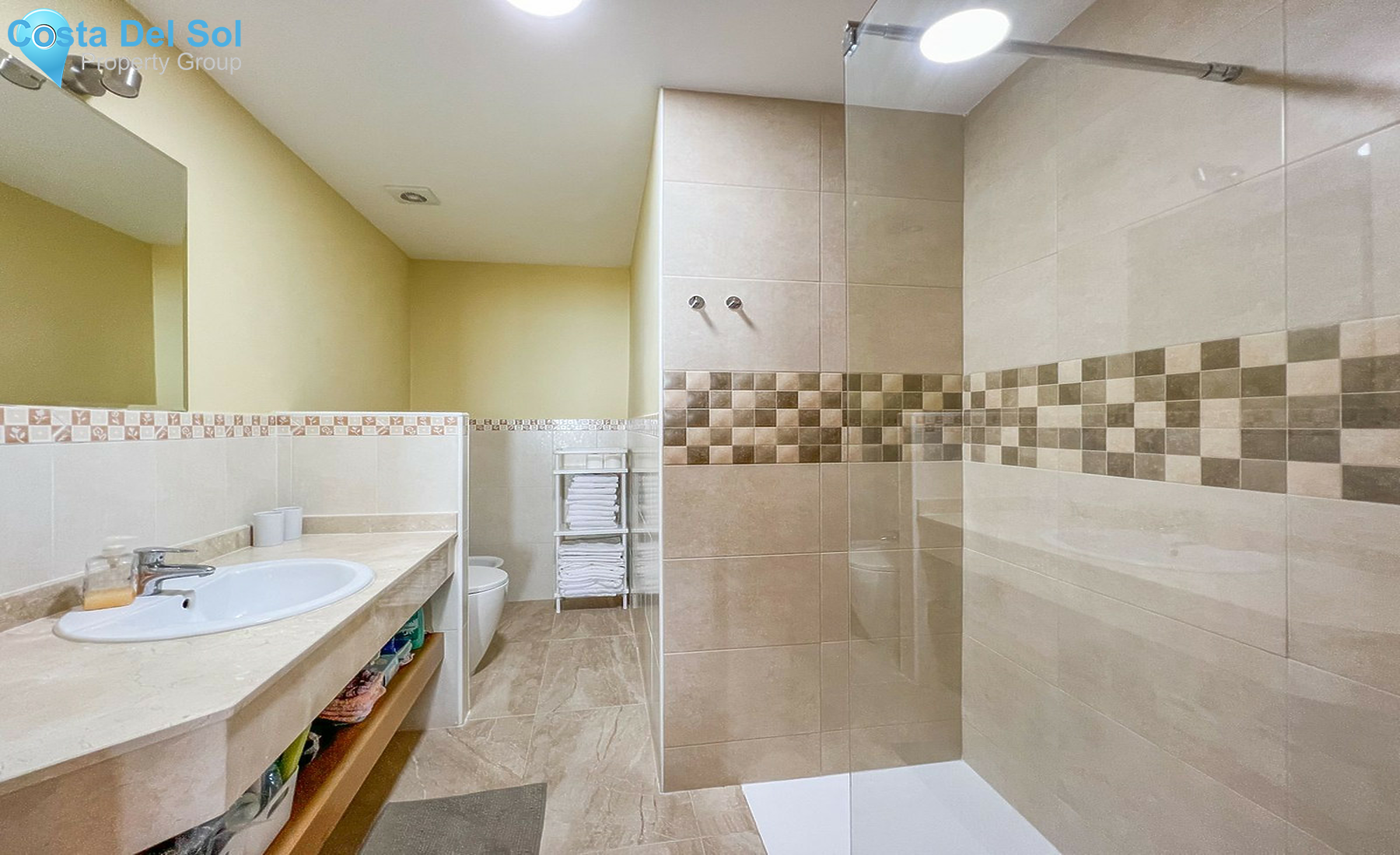 Middle Floor Apartment in Calahonda-1251635